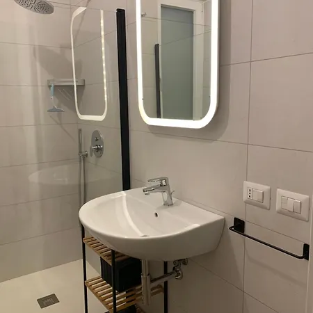 Brezza Suite - Bilocale In Centro - Cucina Patio E Giardino A Pochi Passi Dal Mare