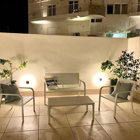 Brezza - Patio & Sea - Bilocale In Centro - Affitto Breve Polignano a Mare